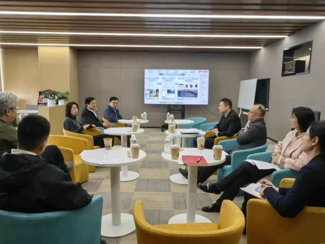 貫徹“XR產(chǎn)業(yè)創(chuàng)新中心”建設(shè)戰(zhàn)略布局，西投控股赴西部電影集團(tuán)有限公司座談交流