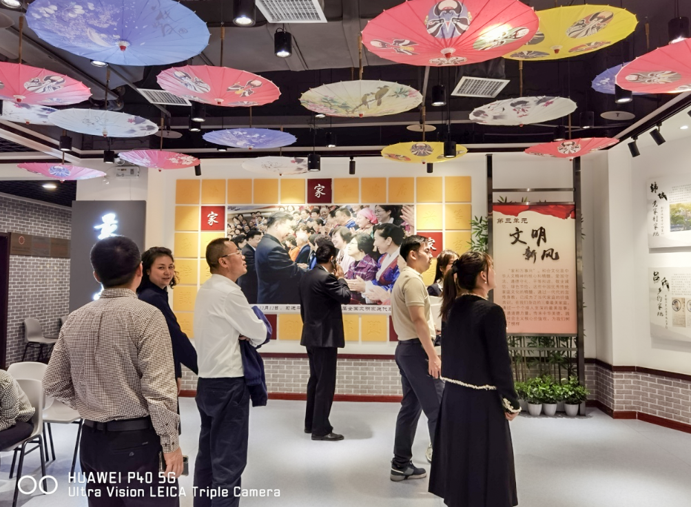 公司固定收益部黨支部、投行業(yè)務(wù)部黨支部、綜合事務(wù)部與金融（產(chǎn)業(yè)）基地保障黨支部開展聯(lián)合黨日活動